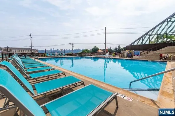 $325,800 | 7000 Boulevard East, Unit 41L, Guttenberg, NJ 07093