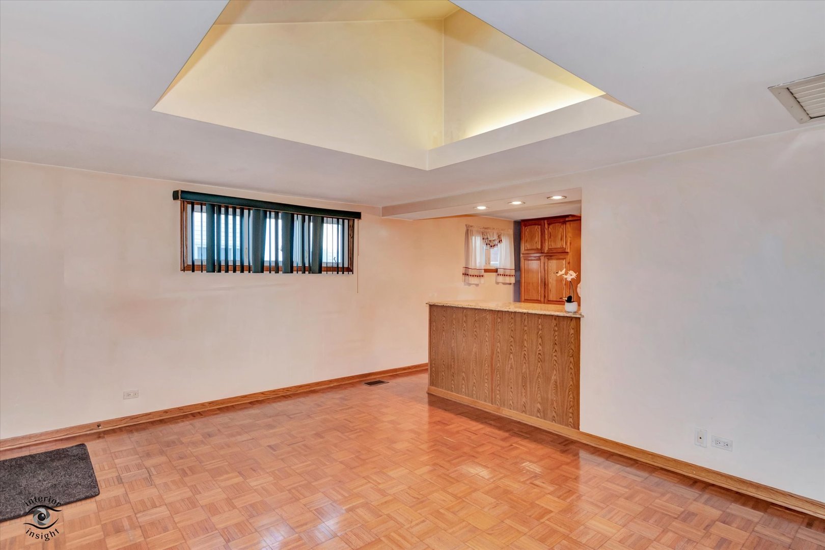 8859 South Main Street Hometown, IL 60456 - Photo 6 of 26 an empty room with windows