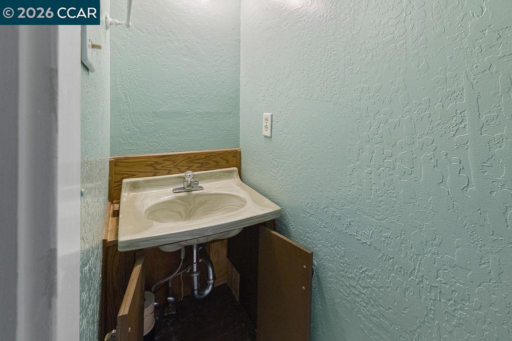 710 Grove Way Hayward, CA 94541 - Photo 27 of 55