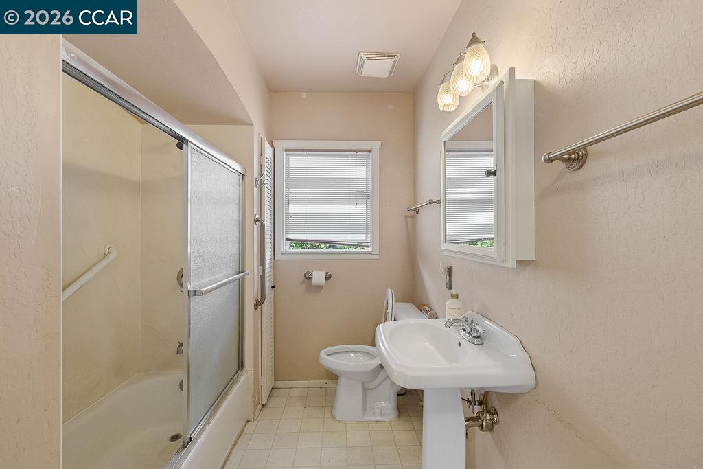 710 Grove Way Hayward, CA 94541 - Photo 29 of 55