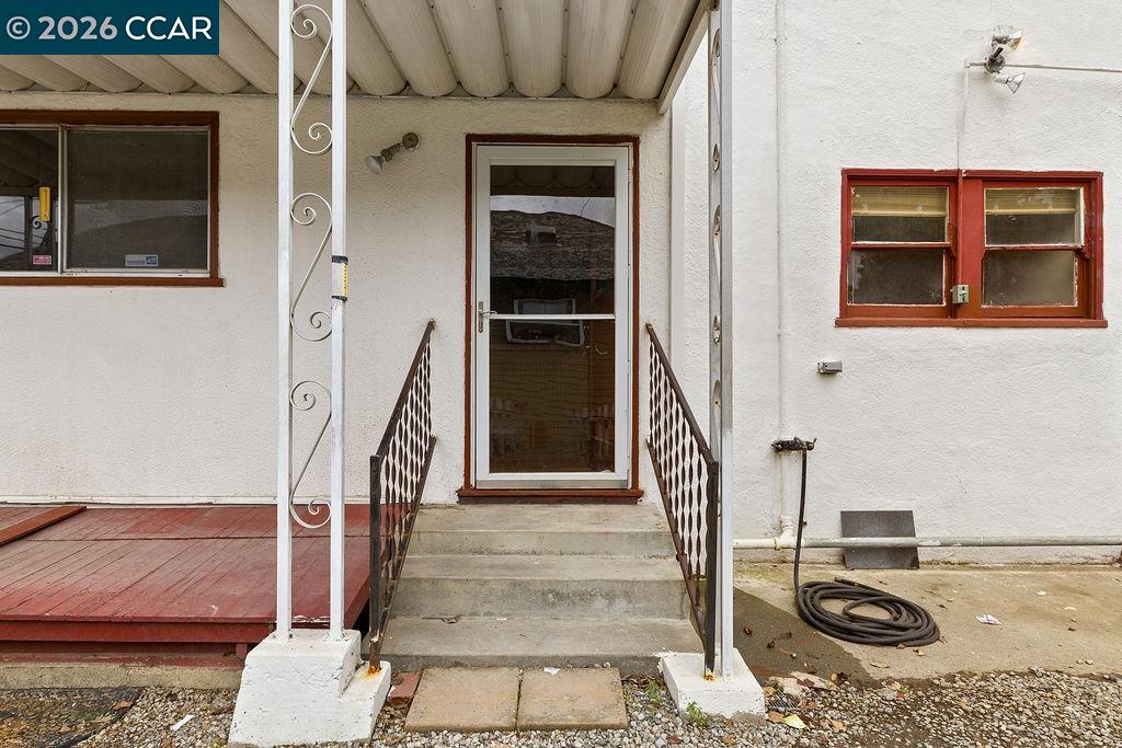 710 Grove Way Hayward, CA 94541 - Photo 4 of 55