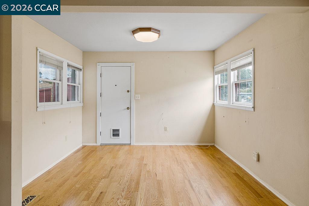 710 Grove Way Hayward, CA 94541 - Photo 6 of 55