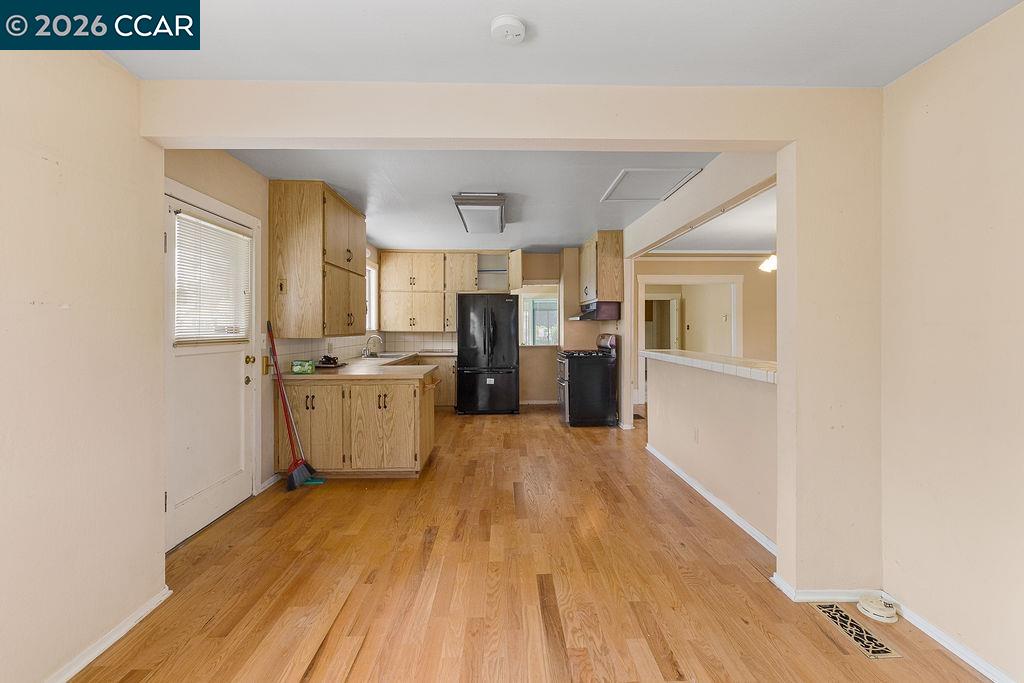 710 Grove Way Hayward, CA 94541 - Photo 8 of 55