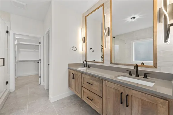 $961,000 | 16932 Parkhill Street, Overland Park, KS 66221