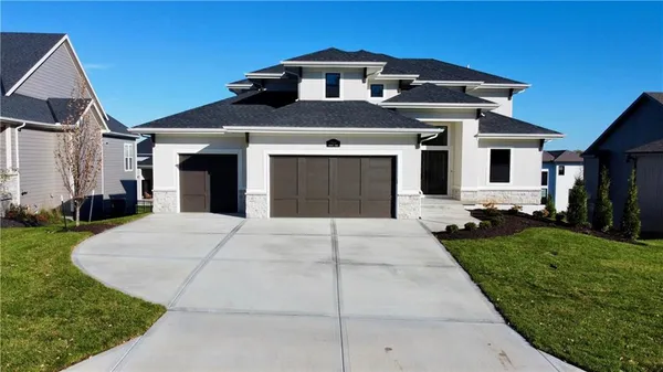 $961,000 | 16932 Parkhill Street, Overland Park, KS 66221