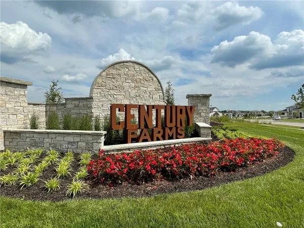 $961,000 | 16932 Parkhill Street, Overland Park, KS 66221