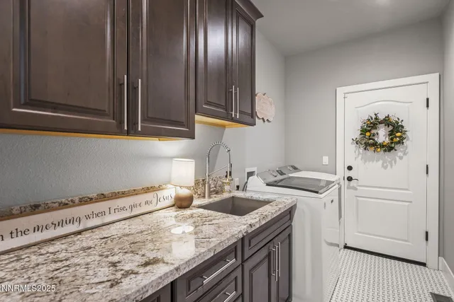 $799,900 | 390 Angelina Circle, Wellington, NV 89444