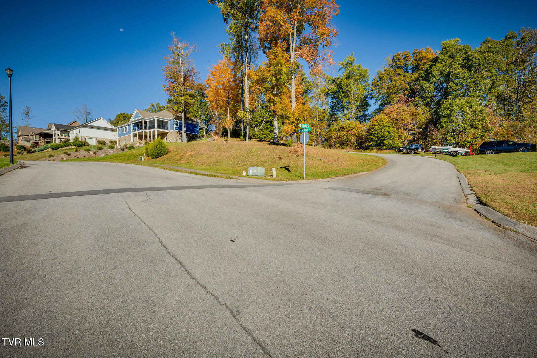 1270 Ridgetop Trail, Unit 19 Kingsport, TN 37664 - Photo 3 of 20 001