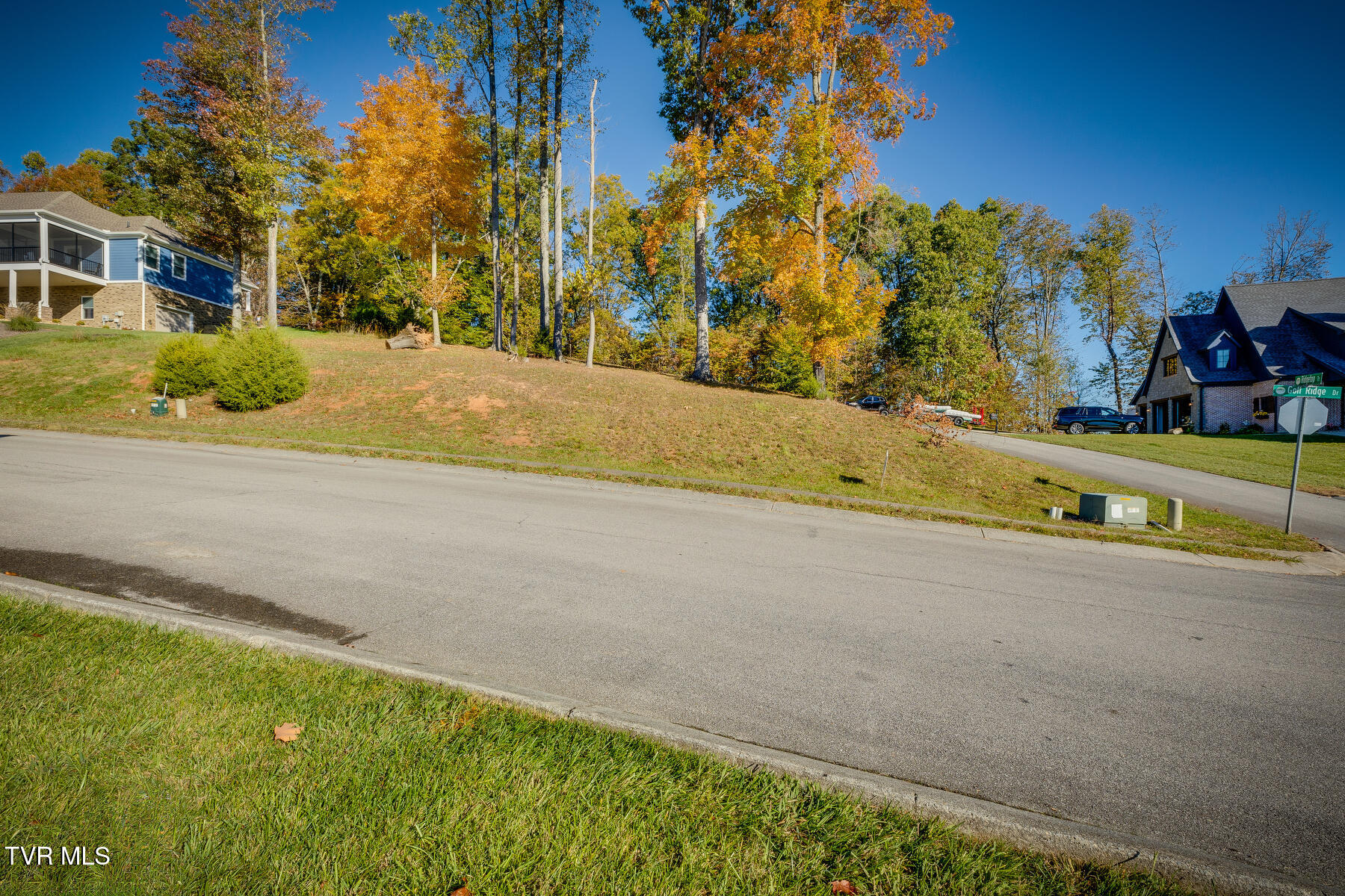 1270 Ridgetop Trail, Unit 19 Kingsport, TN 37664 - Photo 4 of 20 002