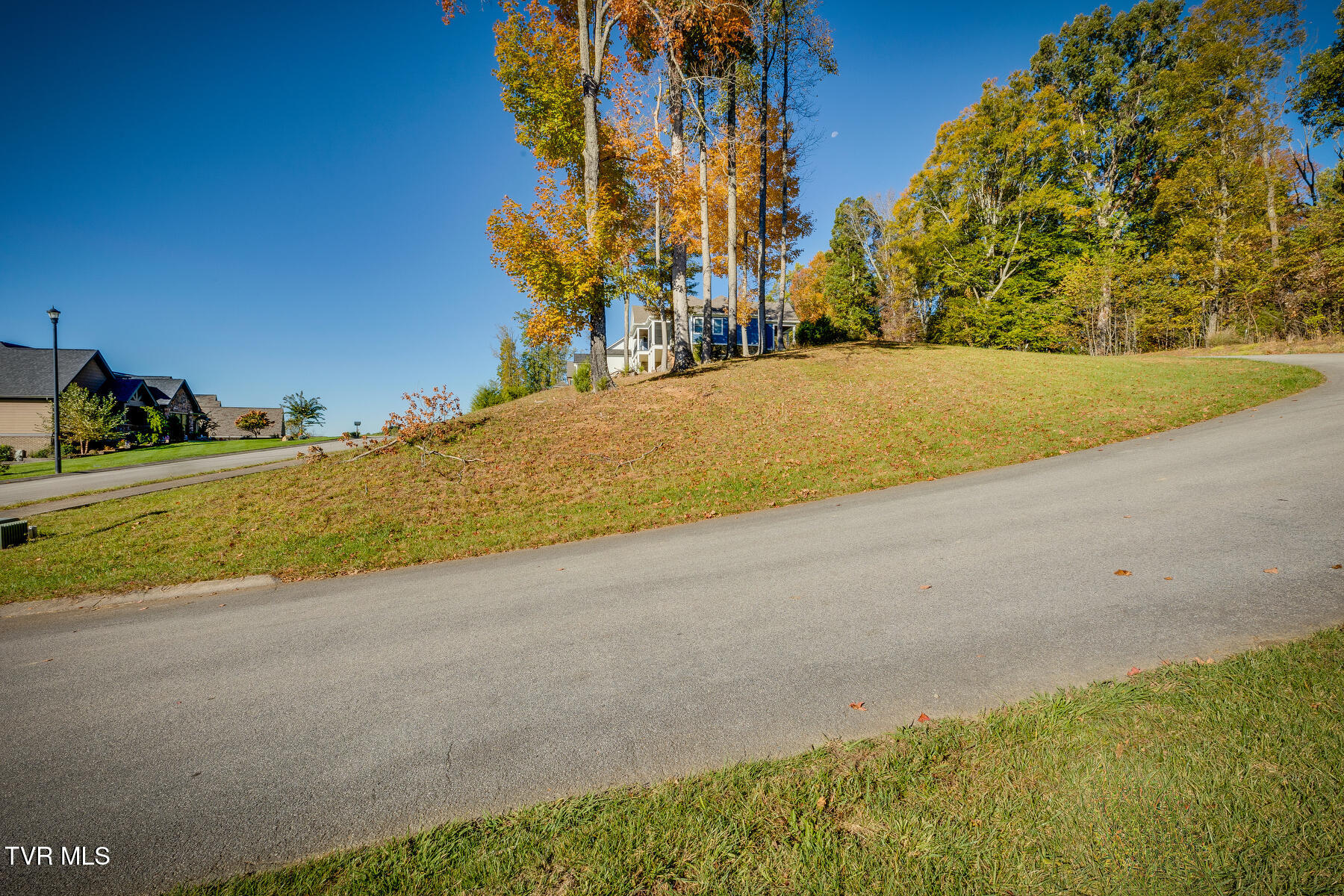 1270 Ridgetop Trail, Unit 19 Kingsport, TN 37664 - Photo 6 of 20 004