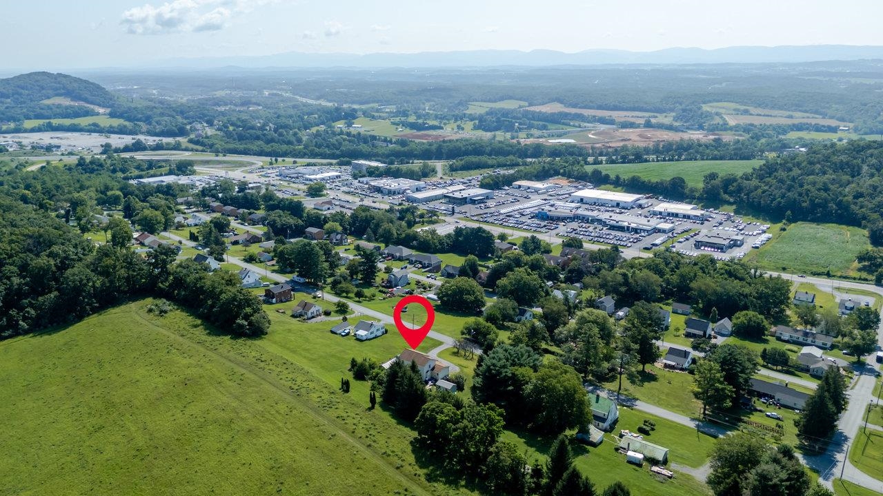 107 Orchard Road Staunton, VA 24401 - Photo 41 of 44 an aerial view of multiple house