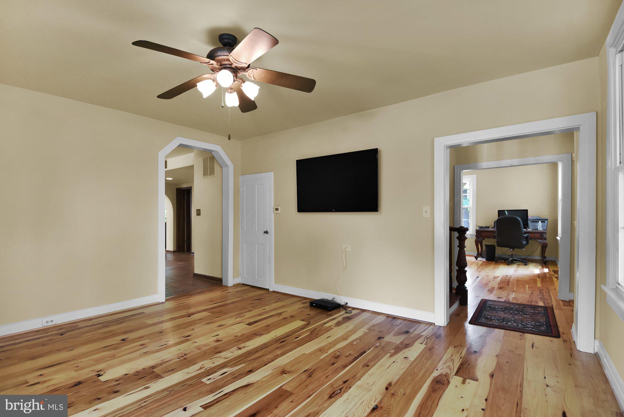 717 Poole Road Westminster, MD 21157 - Photo 5 of 52 Gallery Image 5