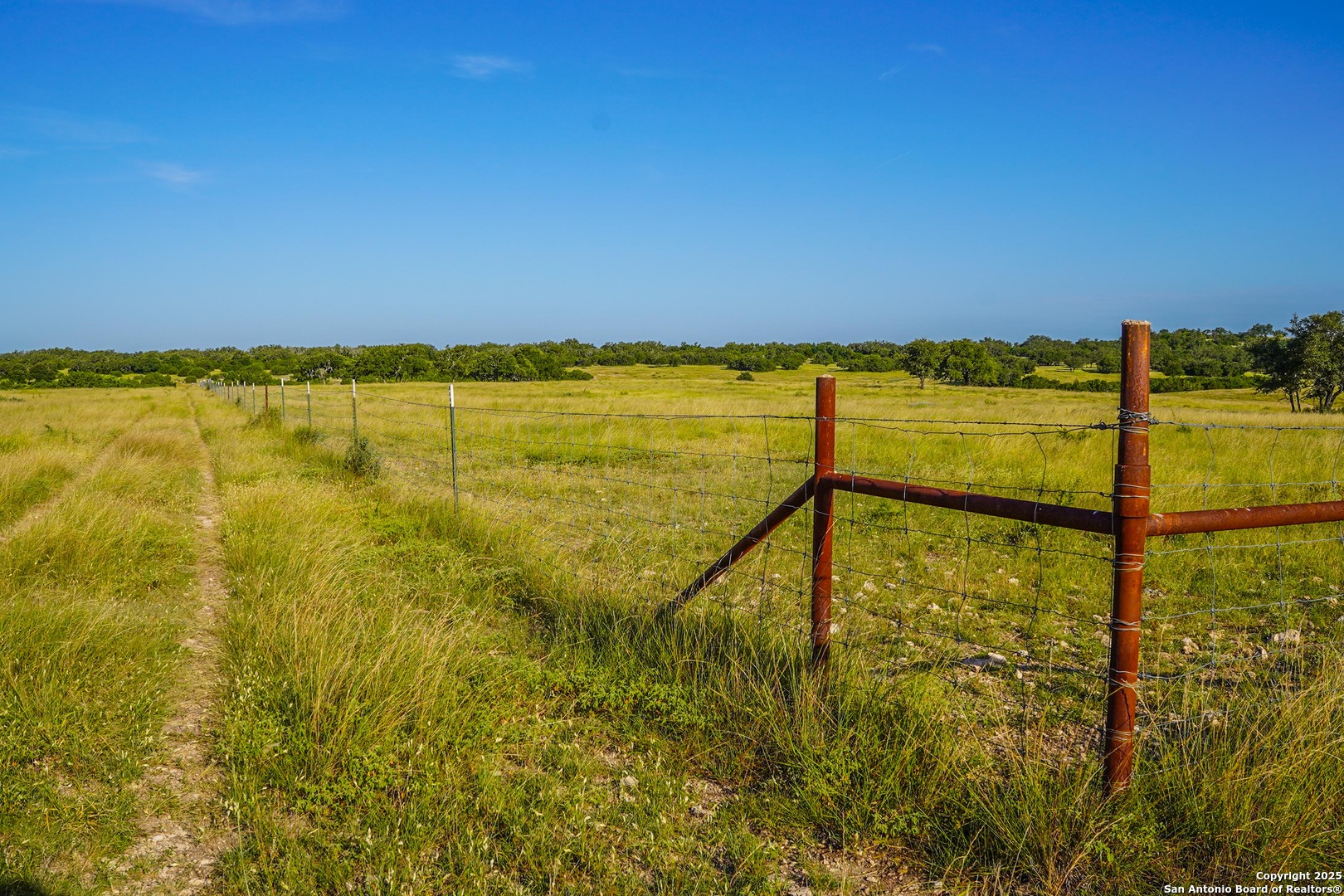 13105 Interstate 10 Service Road Junction, TX 76849 - Photo 70 of 82 a view of an ocean from a balcony