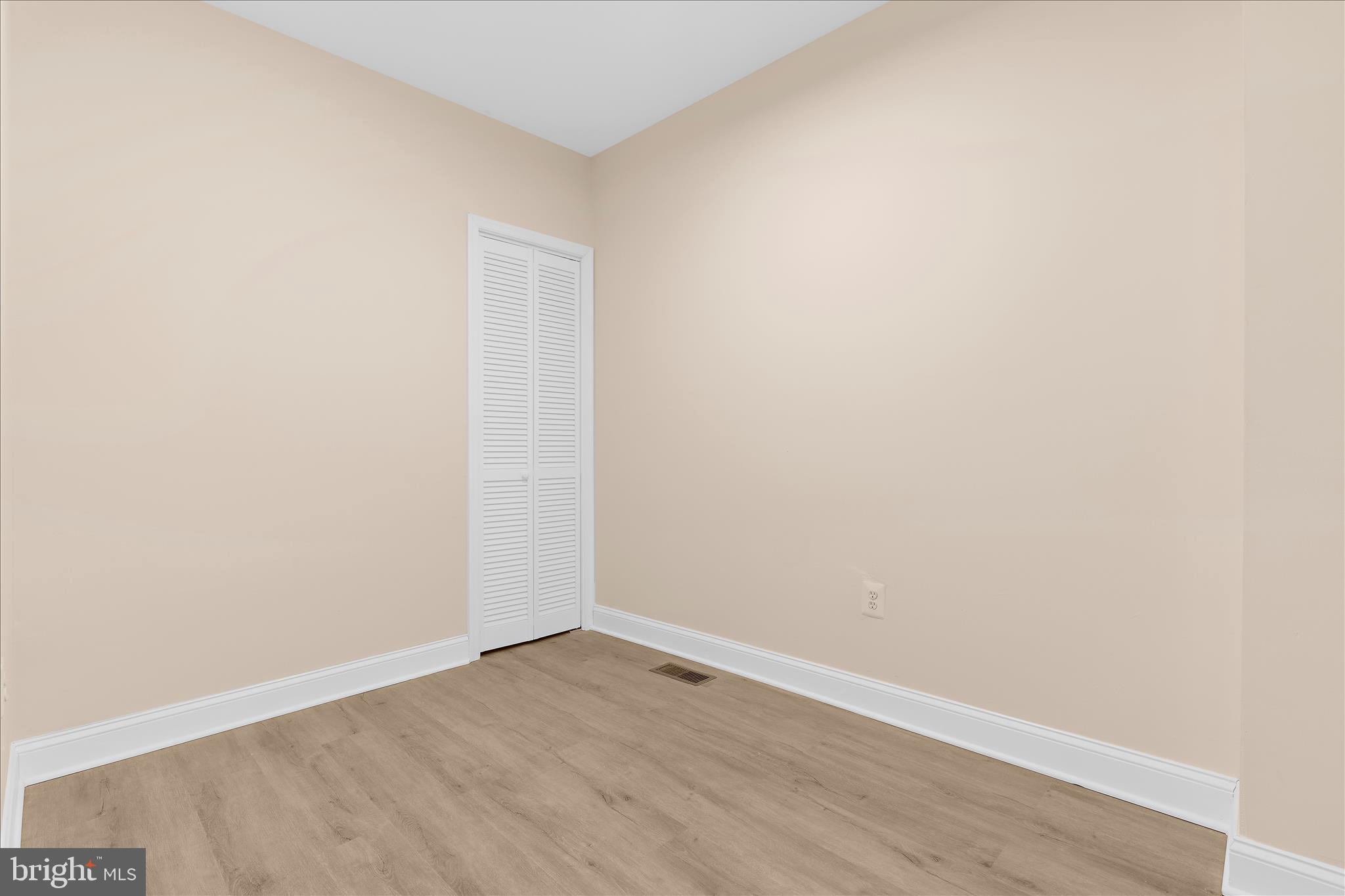 1402 North Montford Avenue Baltimore, MD 21213 - Photo 22 of 40 a view of an empty room