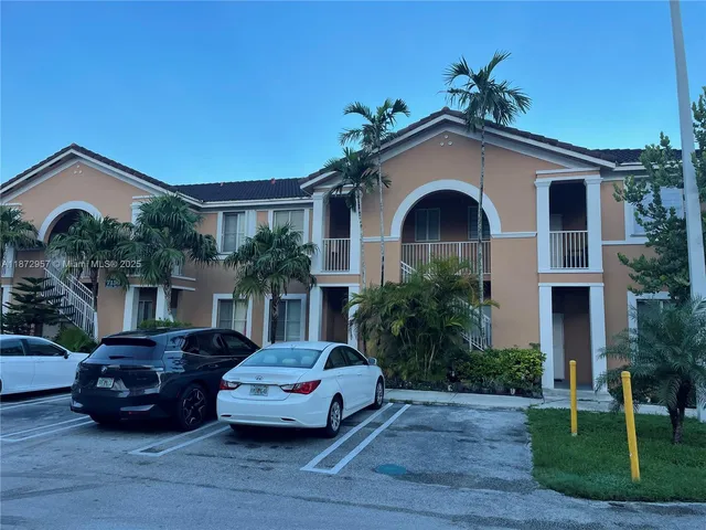 $2,350 | 7130 Northwest 177th Street, Unit 2108, Hialeah, FL 33015