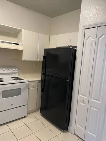 $2,350 | 7130 Northwest 177th Street, Unit 2108, Hialeah, FL 33015