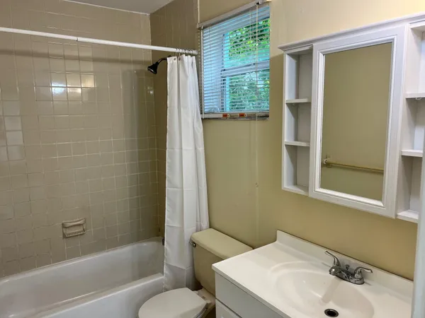 $3,400 | 412 Southwest 10th Court, Deerfield Beach, FL 33441