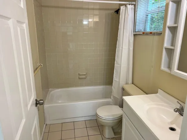$3,400 | 412 Southwest 10th Court, Deerfield Beach, FL 33441