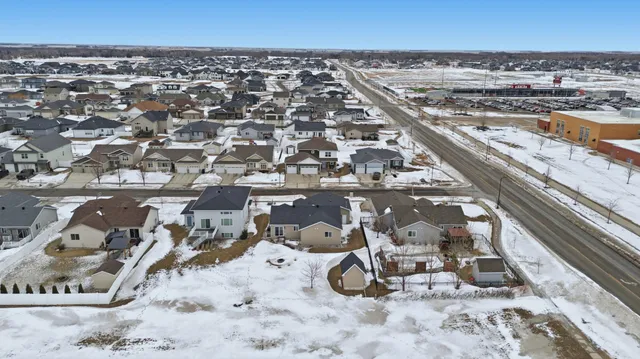 $499,000 | 6965 24th Street South, Fargo, ND 58104