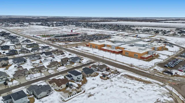 $499,000 | 6965 24th Street South, Fargo, ND 58104