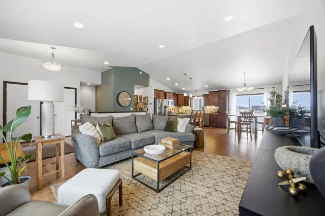 $499,000 | 6965 24th Street South, Fargo, ND 58104