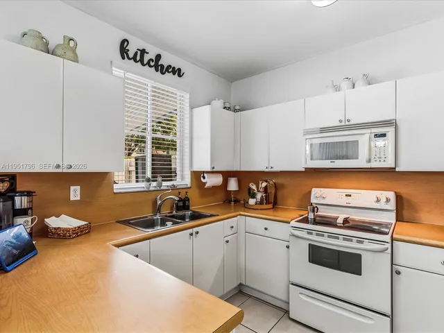 $349,000 | 7377 Northwest 174th Terrace, Unit 105, Hialeah, FL 33015