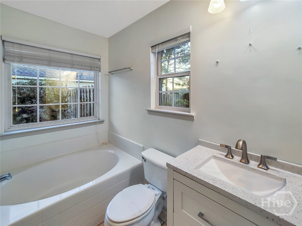 219 Jasper Lane Rincon, GA 31326 - Photo 23 of 46 RELAXING OWNER'S BATHROOM WITH GARDEN TUB