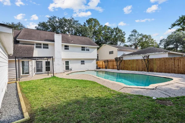 $4,100 | 827 Thicket Lane, Houston, TX 77079