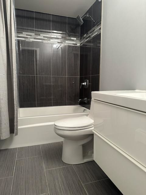 491 McHenry Road, Unit 3A Wheeling, IL 60090 - Photo 7 of 17 a bathroom with a toilet and a shower