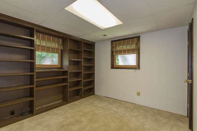 2413 West Ellsworth Road Bloomington, IN 47404 - Photo 12 of 25