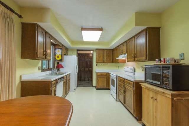 2413 West Ellsworth Road Bloomington, IN 47404 - Photo 5 of 25