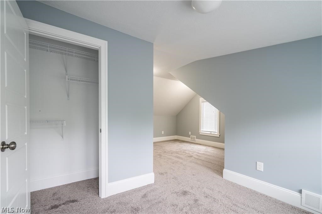 1387 Plainfield Road Cleveland, OH 44121 - Photo 25 of 31