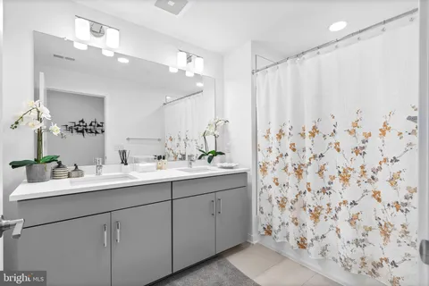 $5,600 | 3203 Sunrise Walk, Philadelphia, PA 19125