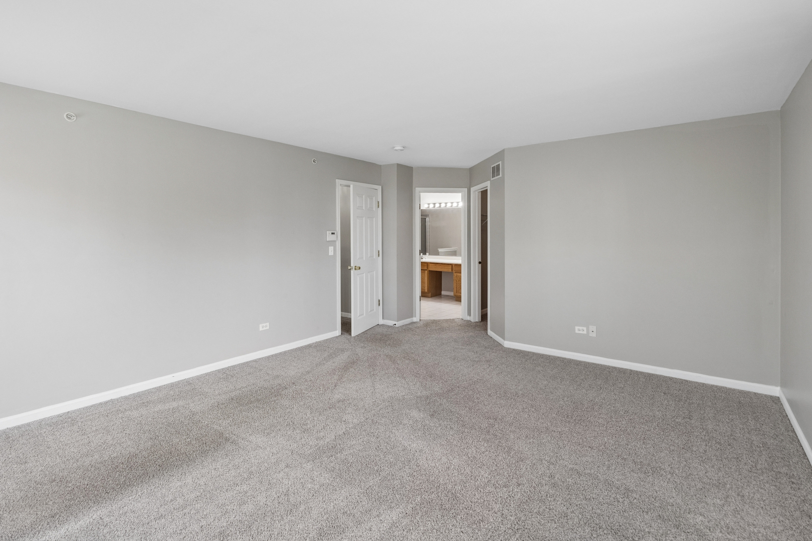2075 Ivy Ridge Drive Hoffman Estates, IL 60192 - Photo 18 of 20 a view of an empty room