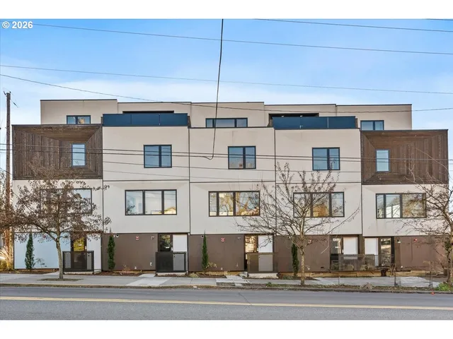 $579,950 | 2268 Southeast Division Street, Portland, OR 97202