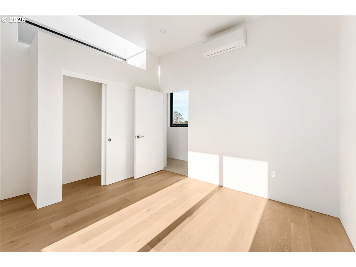 2268 Southeast Division Street Portland, OR 97202 - Photo 9 of 48