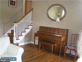 12 North Malin Road Broomall, PA 19008 - Photo 2 of 12 Living Room