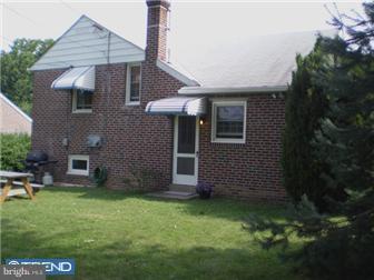 12 North Malin Road Broomall, PA 19008 - Photo 11 of 12 Exterior Back