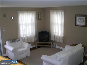 12 North Malin Road Broomall, PA 19008 - Photo 3 of 12 Living Room