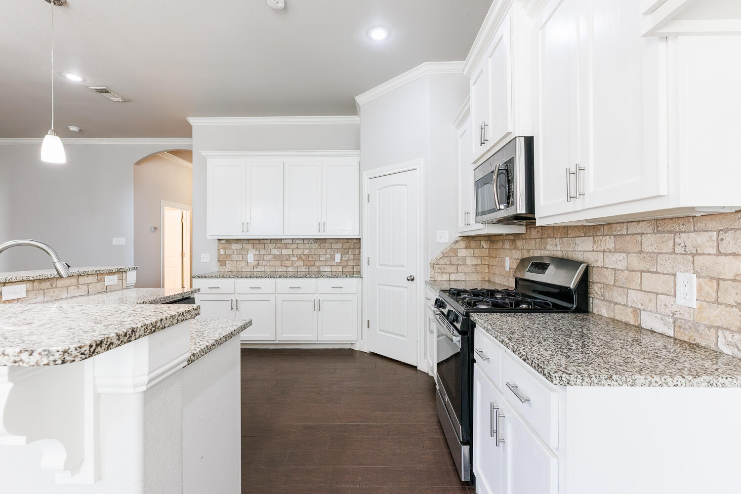 7605 86th Street Lubbock, TX 79424 - Photo 11 of 49 Kitchen