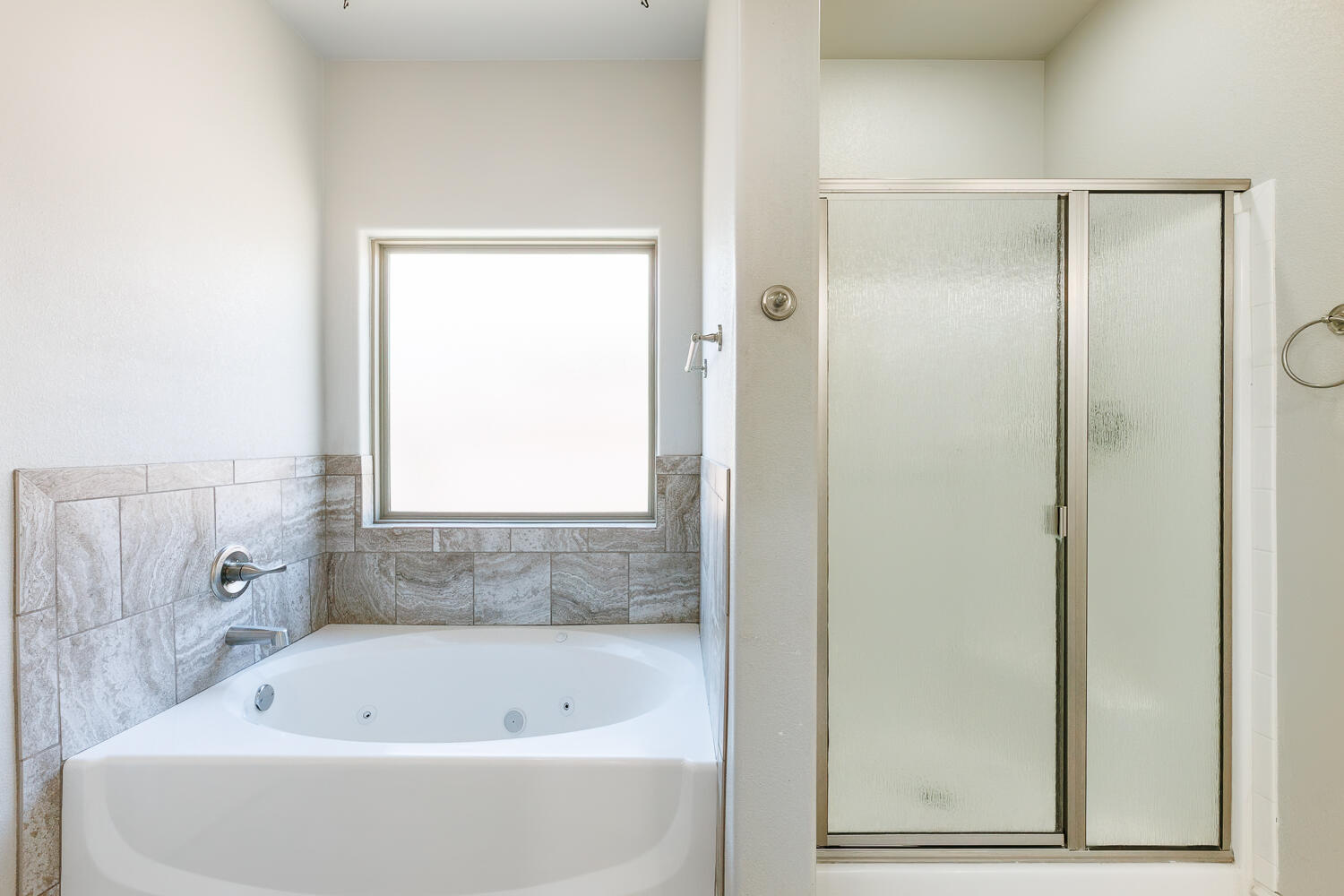 7605 86th Street Lubbock, TX 79424 - Photo 23 of 49 Primary Bathroom