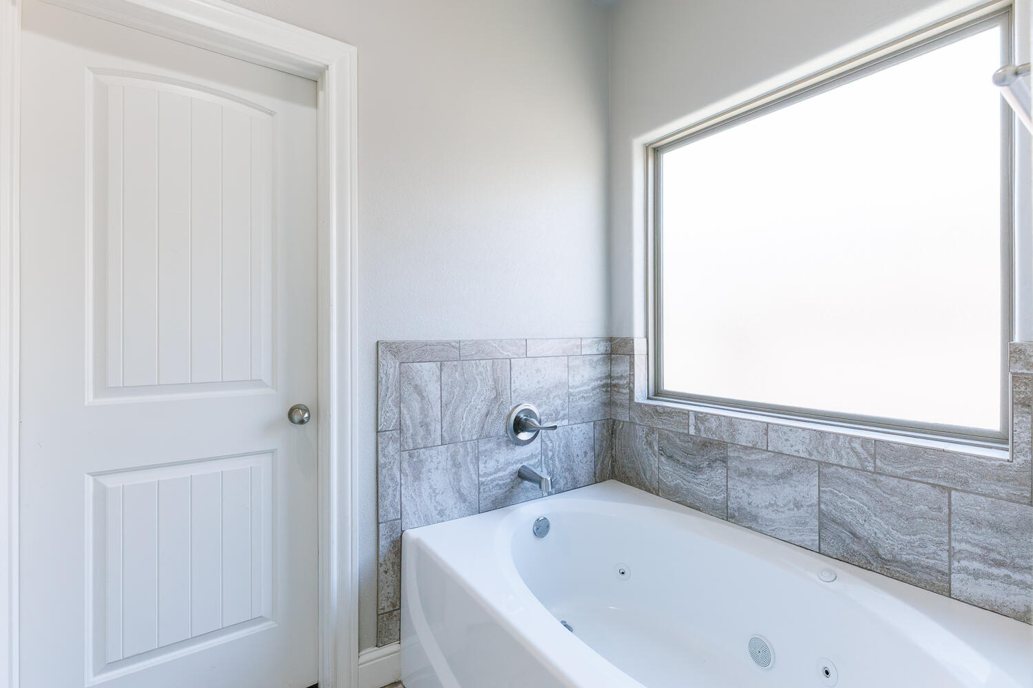 7605 86th Street Lubbock, TX 79424 - Photo 24 of 49 Primary Bathroom