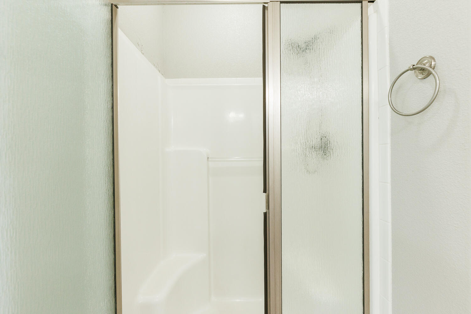 7605 86th Street Lubbock, TX 79424 - Photo 25 of 49 Primary Bathroom