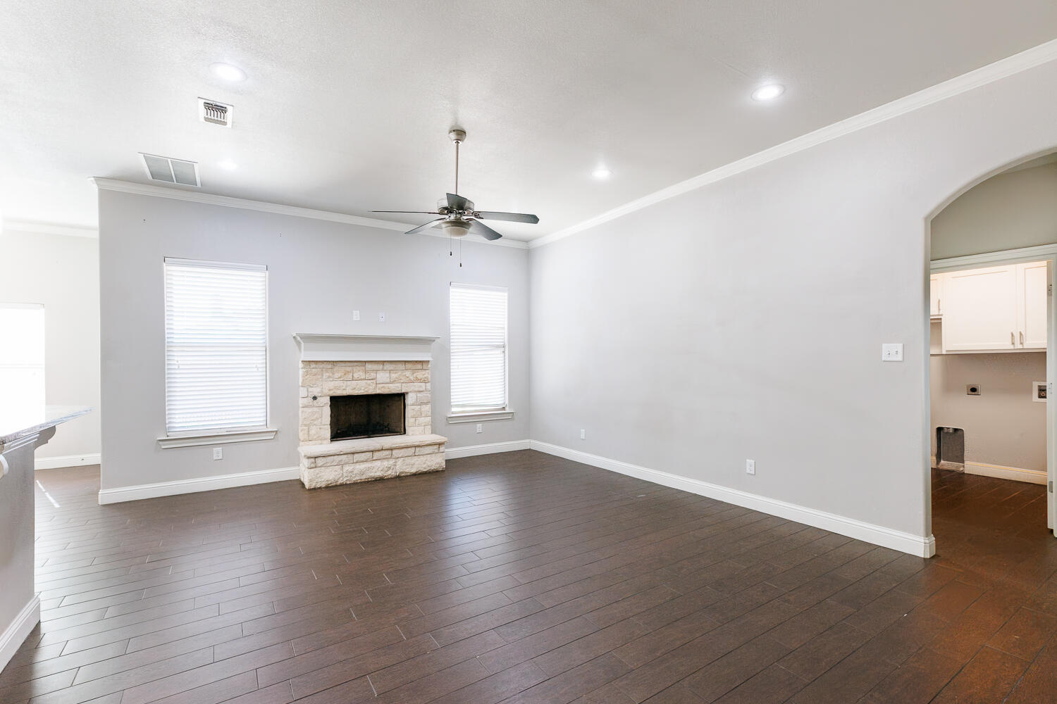7605 86th Street Lubbock, TX 79424 - Photo 3 of 49 Living Area