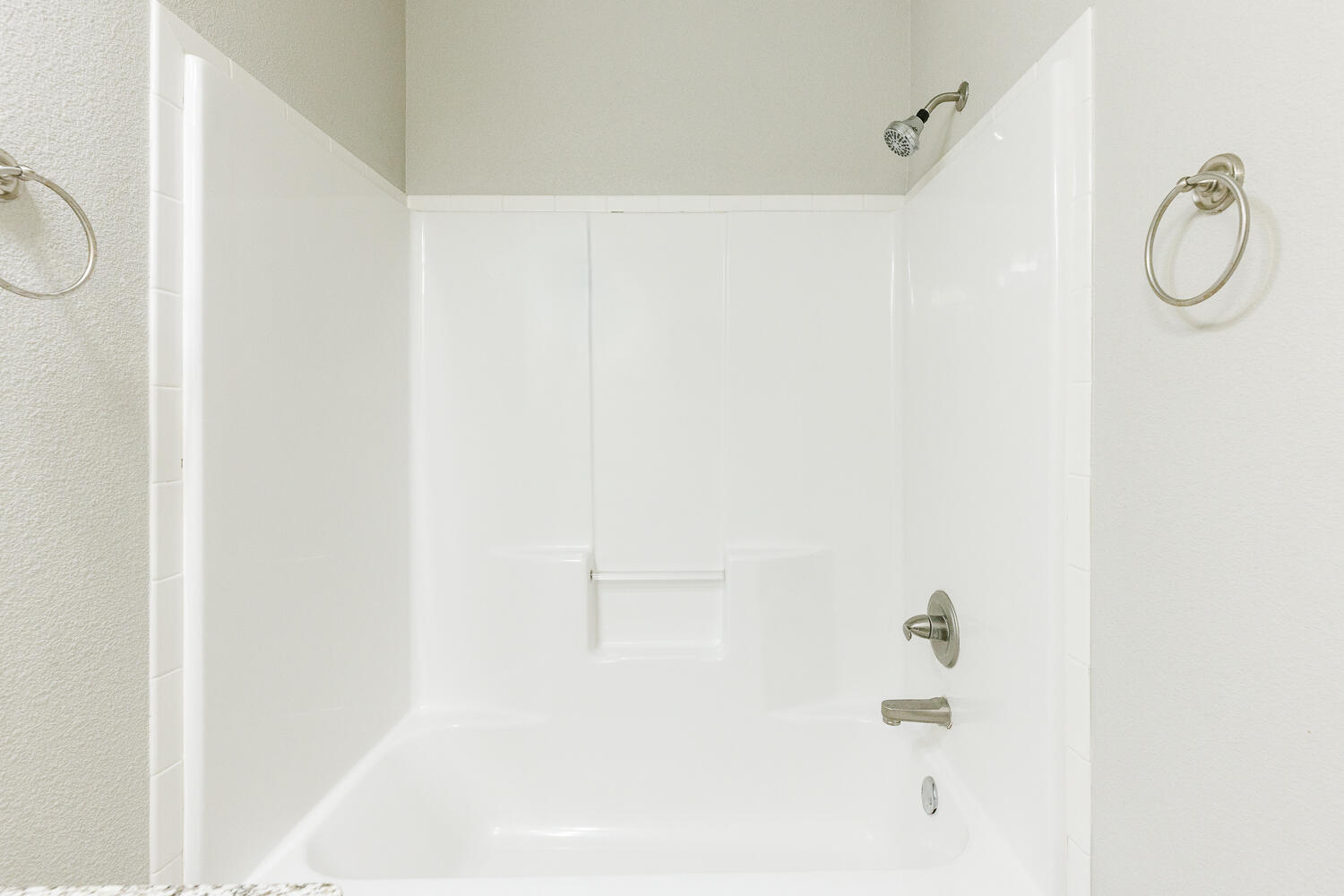 7605 86th Street Lubbock, TX 79424 - Photo 35 of 49 Second Bathroom