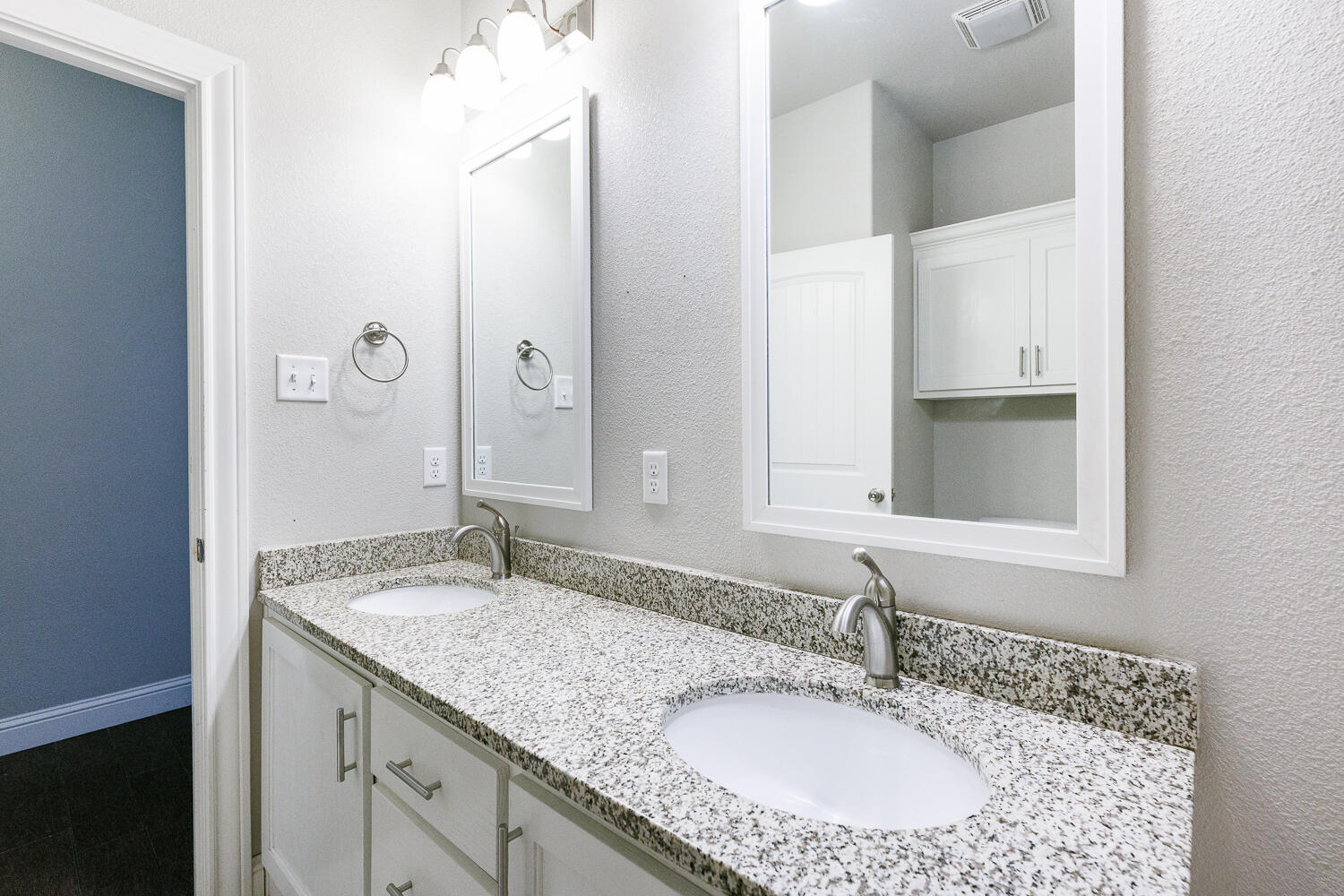 7605 86th Street Lubbock, TX 79424 - Photo 36 of 49 Second Bathroom