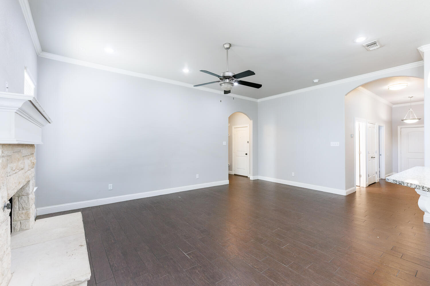 7605 86th Street Lubbock, TX 79424 - Photo 5 of 49 Living Area