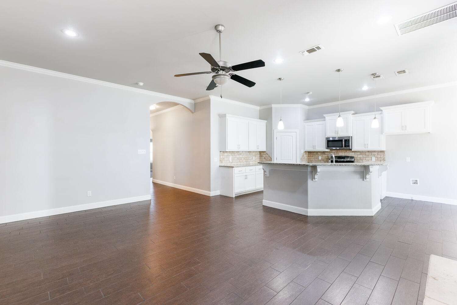 7605 86th Street Lubbock, TX 79424 - Photo 6 of 49 Living Area