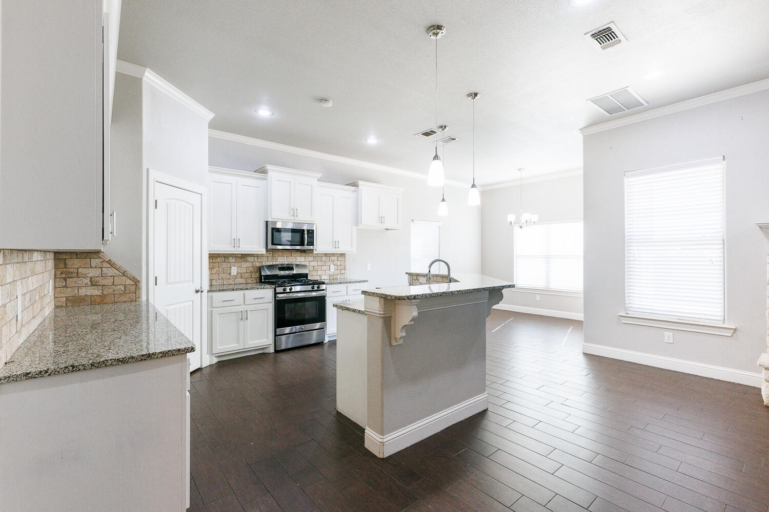7605 86th Street Lubbock, TX 79424 - Photo 8 of 49 Kitchen