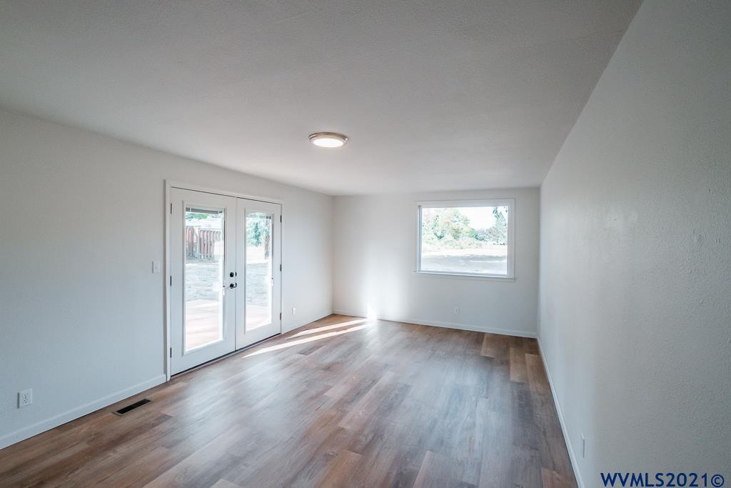 2714 Northwest Gibson Hill Road Albany, OR 97321 - Photo 10 of 41